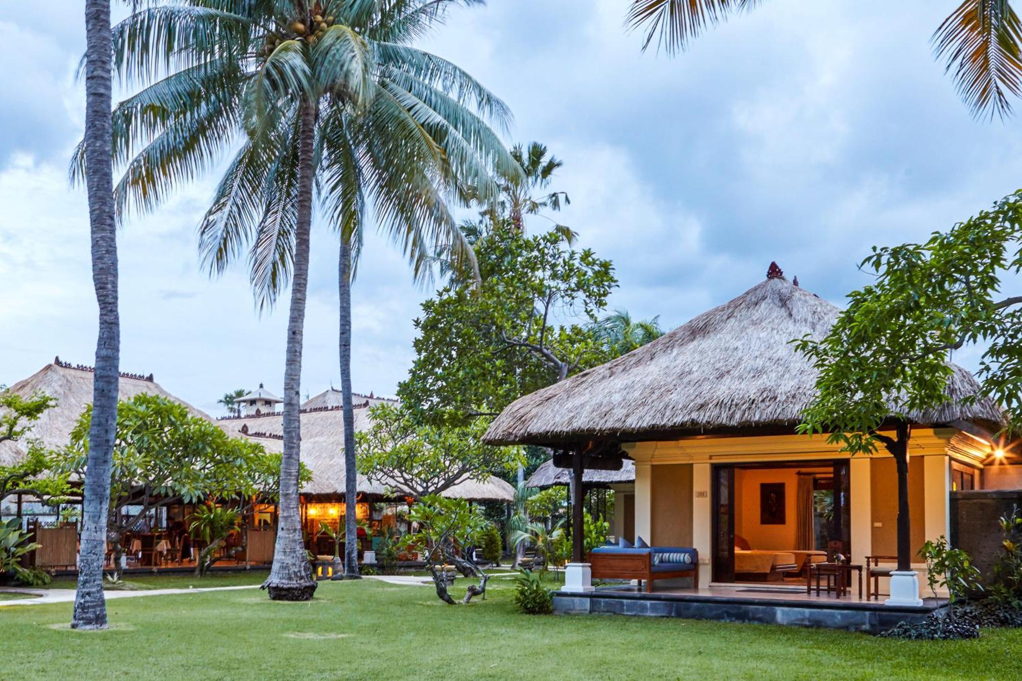 Hotel Puri Bagus Lovina Esterno foto