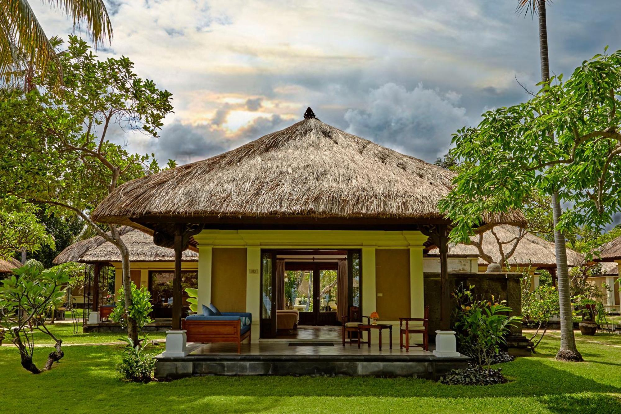 Hotel Puri Bagus Lovina Esterno foto